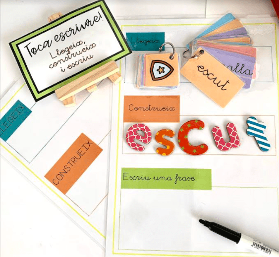 Llegeix, construeix, escriu