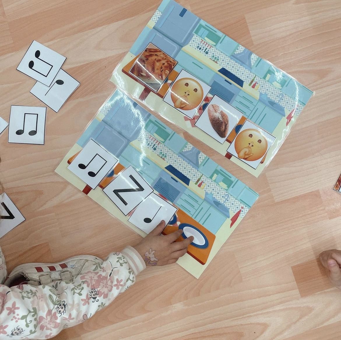 Tarjetas de ritmos musicales con comida