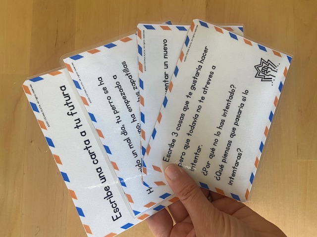 50 TARJETAS DE ESCRITURA CREATIVA + CARPETA DE ESCRITURA CREATIVA + CHECKLIST